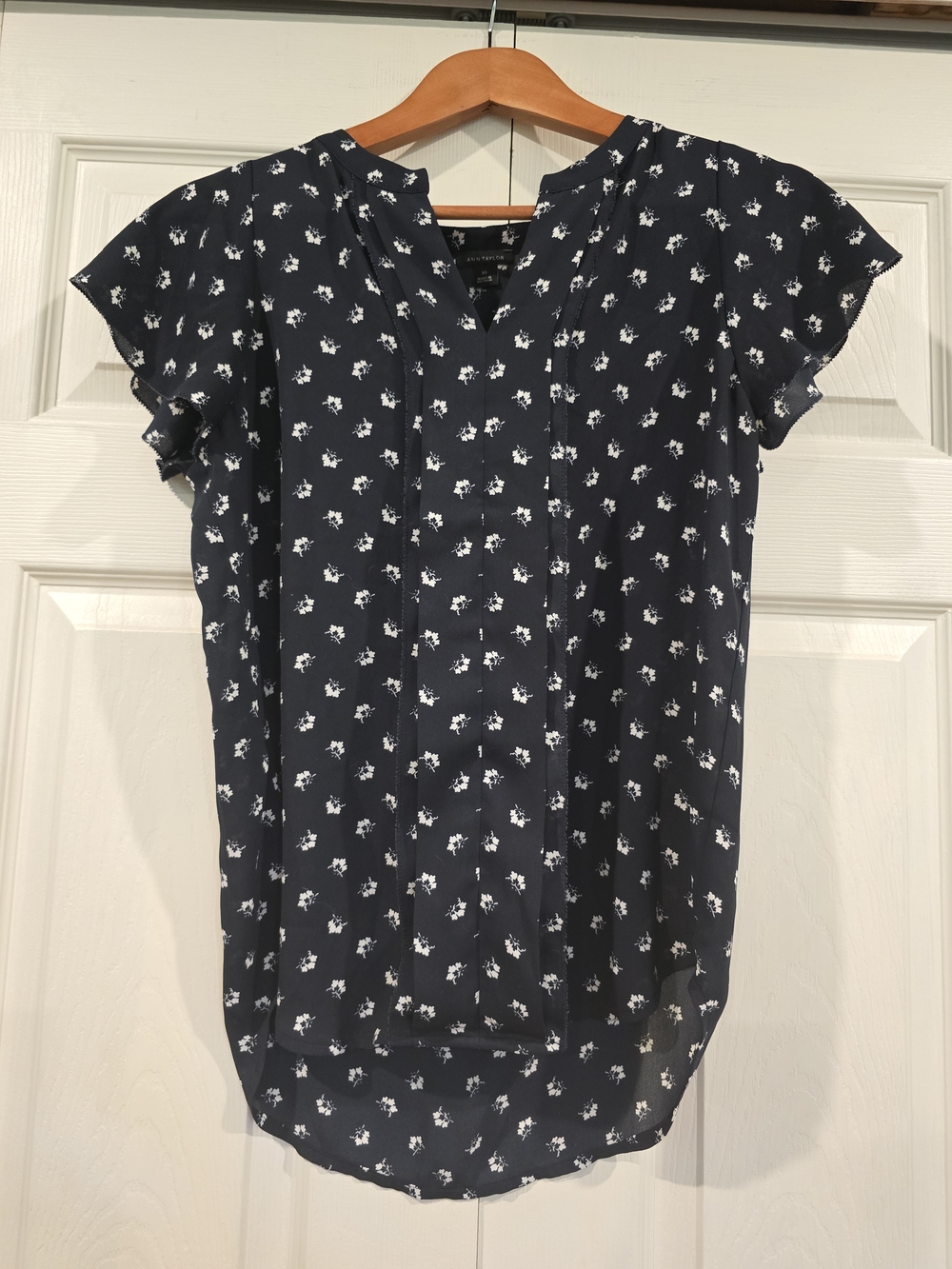 Ann Taylor Black and White Floral V-Neck Blouse